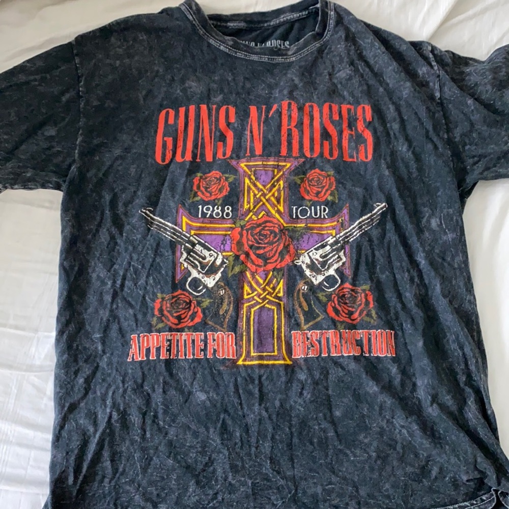 black shirt Guns N’ Roses